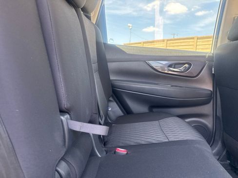 Used 2020 Nissan Rogue SV FWD image 27
