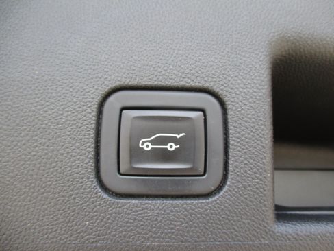 Used 2021 Chevrolet Equinox LT FWD image 35