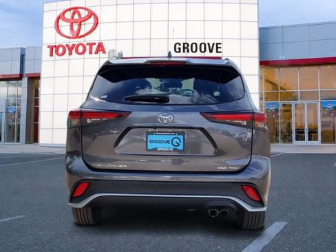 Used 2025 Toyota Highlander XSE AWD/4WD image 5