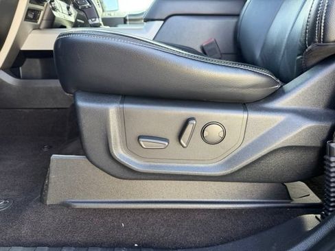 Used 2020 Ford F150 Lariat RWD image 9