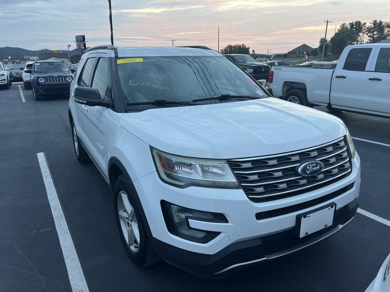 Used 2017 Ford Explorer XLT AWD/4WD image 2