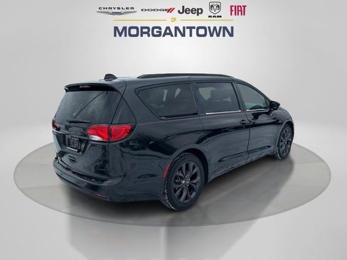 Used 2020 Chrysler Pacifica Limited w/ Quick Order Package 27H Red S image 5