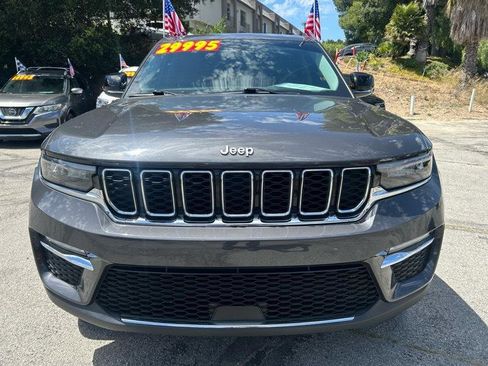 Used 2023 Jeep Grand Cherokee Limited RWD image 2
