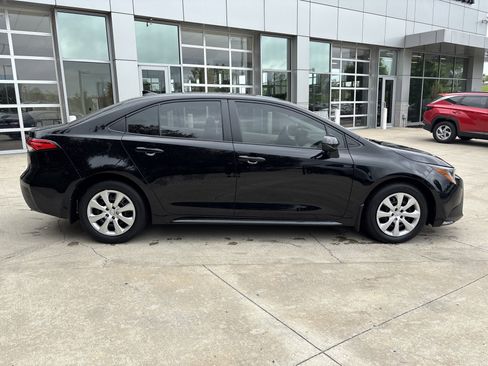 Used 2025 Toyota Corolla LE image 12