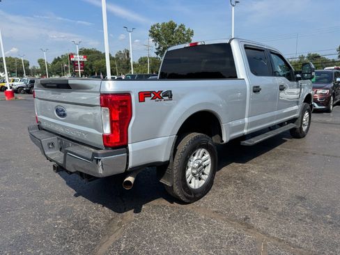 Used 2017 Ford F250 XLT w/ FX4 Off-Road Package AWD/4WD image 5