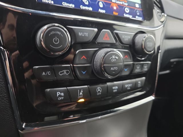 Used 2021 Jeep Grand Cherokee Laredo X AWD/4WD image 23