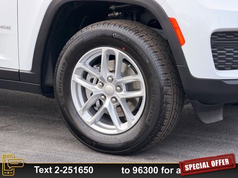 New 2025 Jeep Grand Cherokee Laredo X image 18
