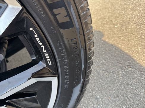 Used 2024 GMC Sierra EV Denali image 37