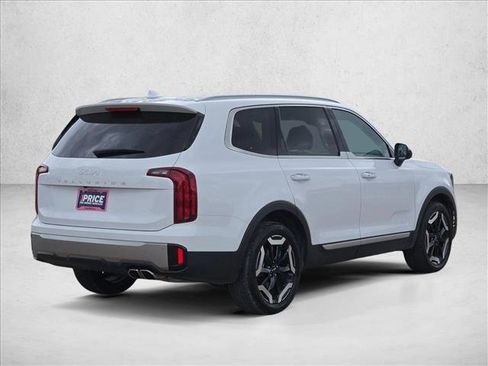 Used 2025 Kia Telluride S FWD image 5