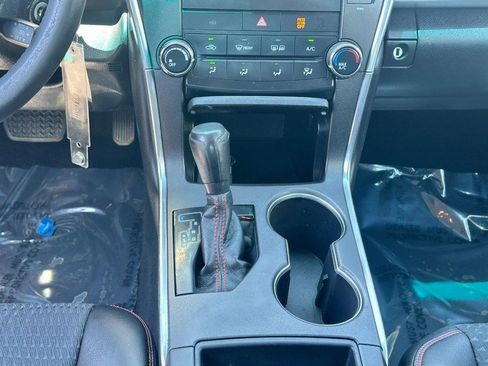 Used 2016 Toyota Camry SE FWD image 13
