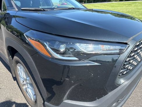 Used 2023 Toyota Corolla Cross LE FWD image 12
