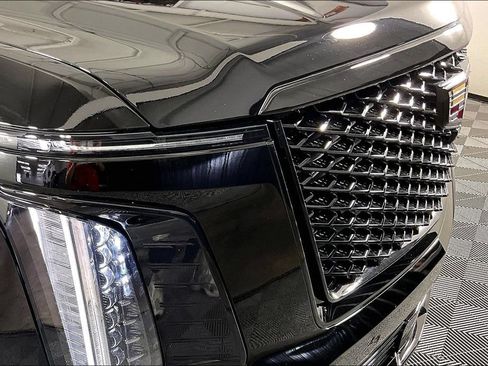 Used 2025 Cadillac Escalade Sport AWD/4WD image 40
