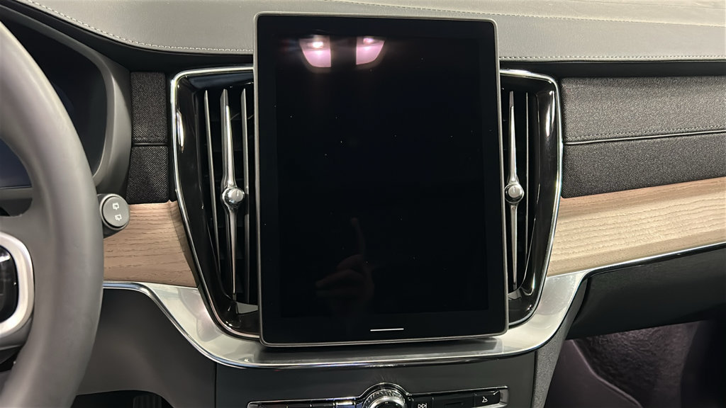 Used 2026 Volvo XC90 B6 Plus w/ Protection Package Premier AWD/4WD image 16
