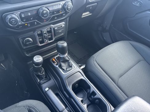 Used 2021 Jeep Gladiator Sport image 22