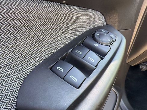 Used 2025 Chevrolet TrailBlazer LT AWD/4WD image 28