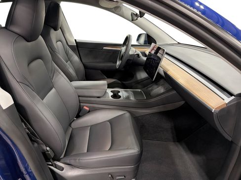 Certified 2023 Tesla Model Y Long Range AWD/4WD image 13