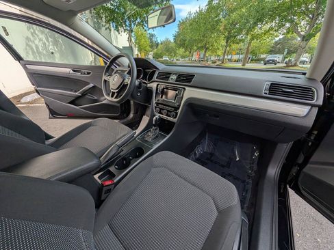 Used 2016 Volkswagen Passat 1.8T S FWD image 12