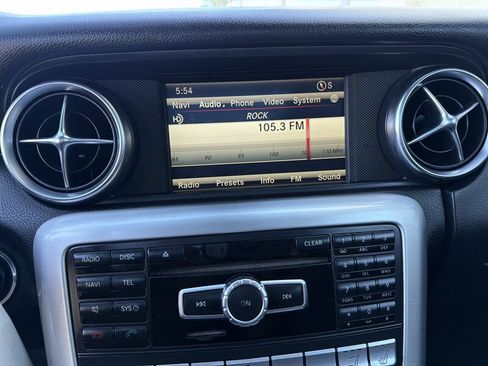 Used 2015 Mercedes-Benz SLK 250 image 22