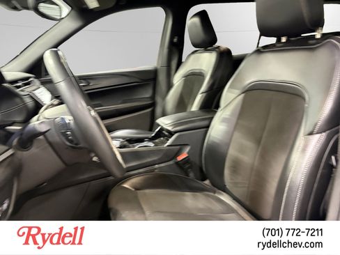 Used 2023 Jeep Grand Cherokee L Laredo AWD/4WD image 5