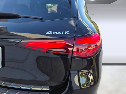 New 2026 Mercedes-Benz GLC 300 4MATIC image 12