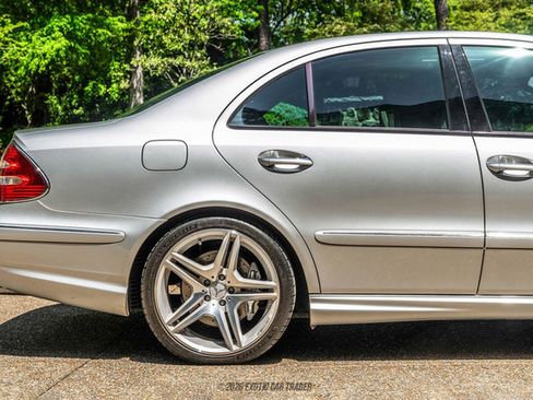 Used 2005 Mercedes-Benz E 55 AMG Sedan image 10