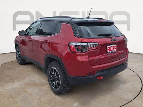 Used 2025 Jeep Compass Trailhawk AWD/4WD image 6