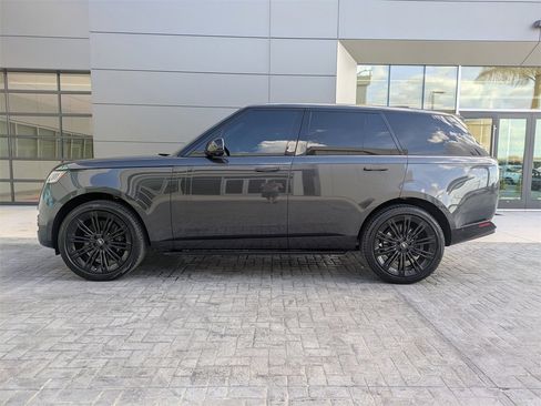 Used 2023 Land Rover Range Rover SE image 7