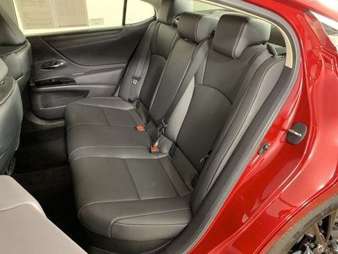 Used 2025 Lexus ES 300h F Sport w/ Accessory Package (Z2) image 34