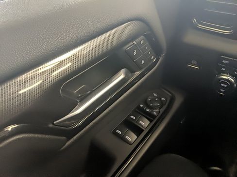 Used 2024 GMC Sierra 2500 AT4 w/ Technology Package image 28