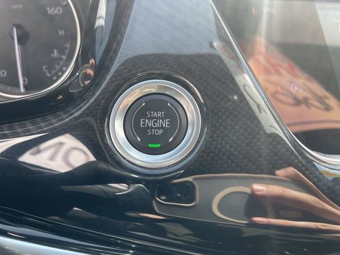 Used 2024 Cadillac XT6 Sport image 37