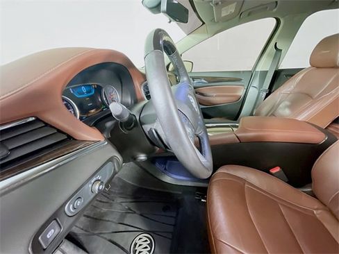 Used 2018 Buick Enclave Avenir w/ Avenir Technology Package image 23