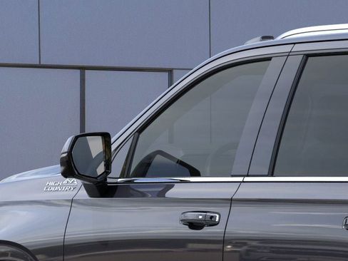 New 2026 Chevrolet Suburban High Country AWD/4WD image 26