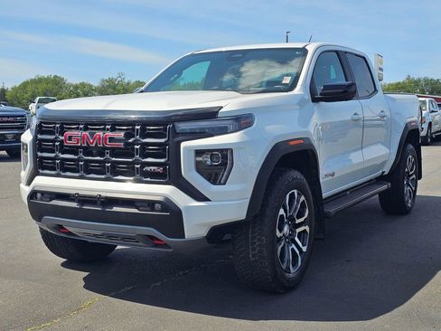 Used 2023 GMC Canyon AT4 w/ AT4 Premium Package AWD/4WD image 7