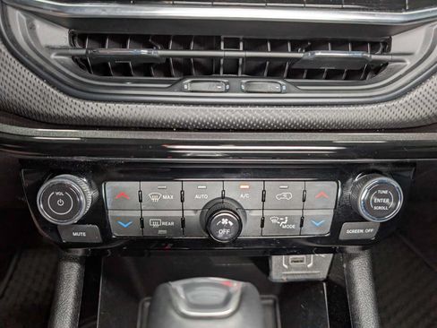 Used 2022 Jeep Compass Latitude w/ Convenience Group AWD/4WD image 31