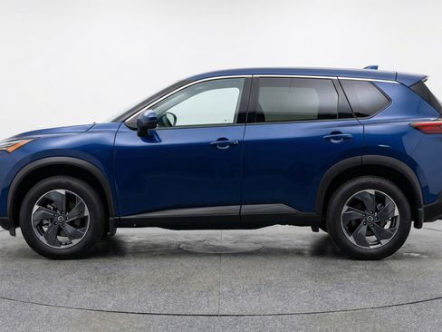 Used 2025 Nissan Rogue SV AWD/4WD image 5