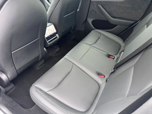 Used 2026 Tesla Model Y AWD image 28
