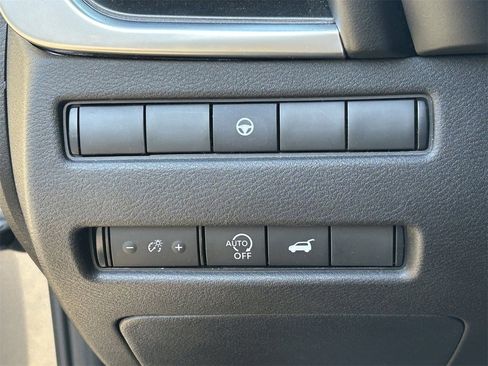 Certified 2025 Nissan Rogue SV image 35