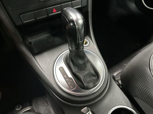 Used 2013 Volkswagen Beetle 2.5 image 24