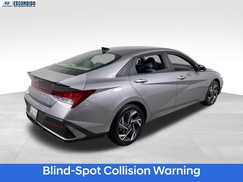 Used 2025 Hyundai Elantra Hybrid FWD image 5