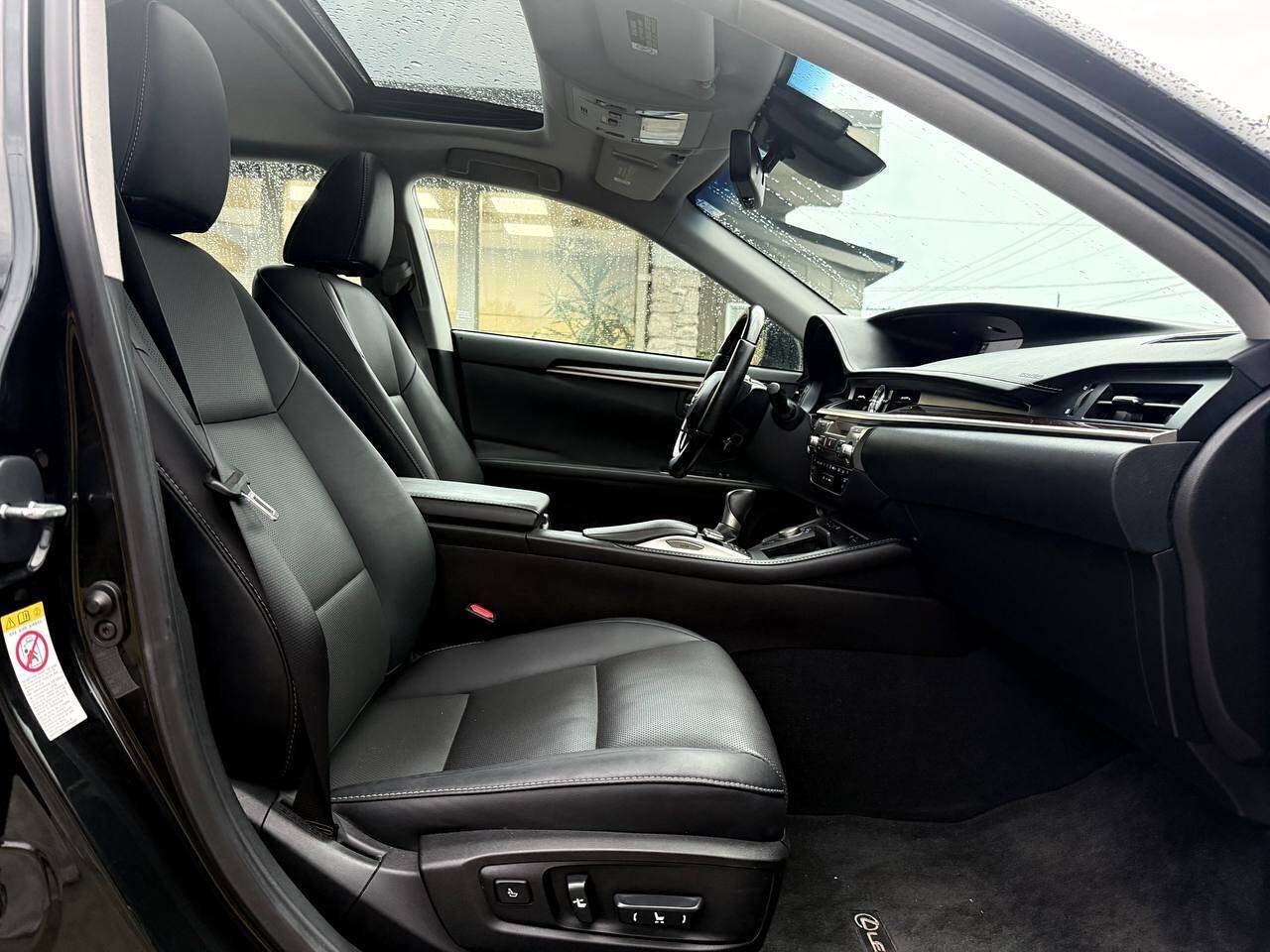 Used 2017 Lexus ES 350 w/ Navigation System Package FWD image 31