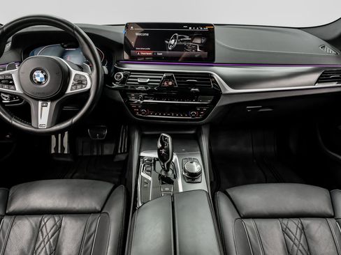 Used 2023 BMW M550i xDrive w/ Executive Package image 17