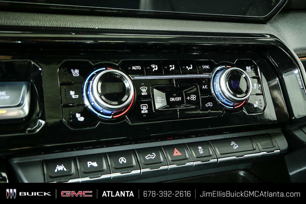 Used 2024 GMC Sierra 1500 AT4 w/ Technology Package AWD/4WD image 17