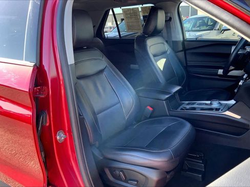 Used 2021 Ford Explorer Limited w/ Equipment Group 301A image 8