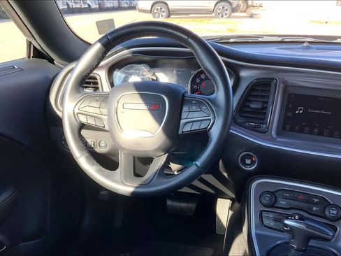 Used 2019 Dodge Challenger SXT image 5