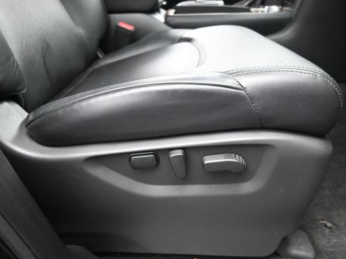 Used 2021 Nissan Armada SL w/ Captain's Chairs Package image 17