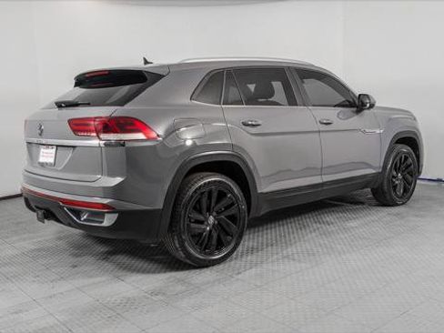 Used 2021 Volkswagen Atlas Cross Sport SE w/ Panoramic Sunroof Package image 8