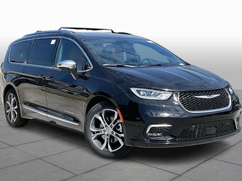 New 2026 Chrysler Pacifica Pinnacle image 3