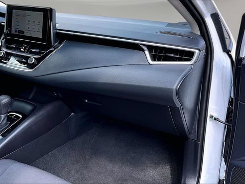 Used 2025 Toyota Corolla LE FWD image 30