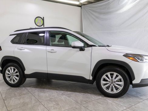 Used 2024 Toyota Corolla Cross LE image 7