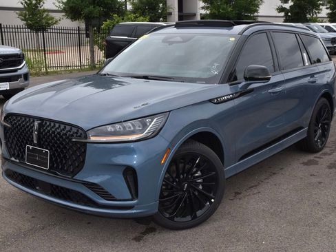 New 2026 Lincoln Aviator Reserve w/ Jet Appearance Package RWD image 12